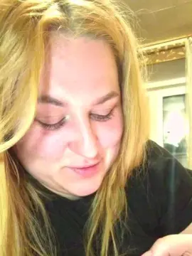 Blondy555  live sex cam