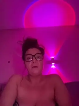 Bustylaylalee  live sex cam