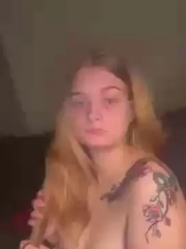 MidnightMadi  live sex cam