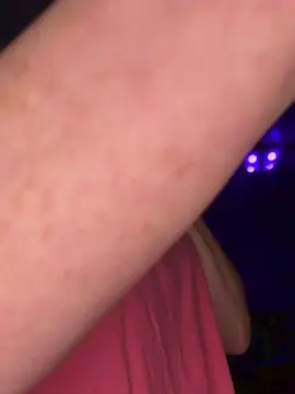 SaraLaw22  live sex cam