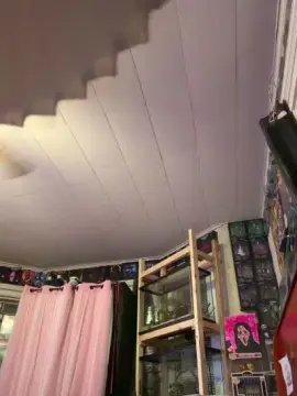 SaraLaw22  live sex cam