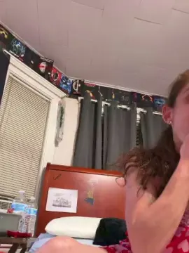 SaraLaw22  live sex cam