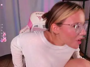 ShainaTrump  live sex cam