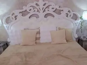 Blondy18  live sex cam