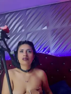 Roxanne_Han  live sex cam