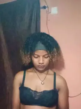 Fihfih22  live sex cam