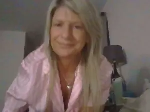 Tattedbadassx  live sex cam