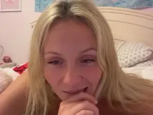 Barbiebrittney  live sex cam