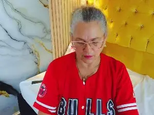 Sussyperez  live sex cam