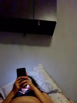 Alvarezrj  live sex cam