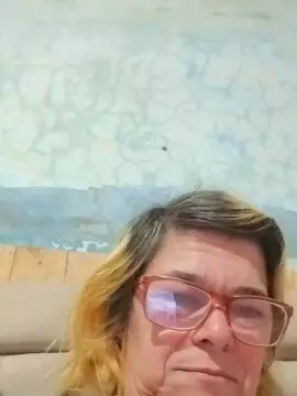 Manuela305  live sex cam