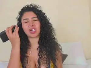 Thara25  live sex cam