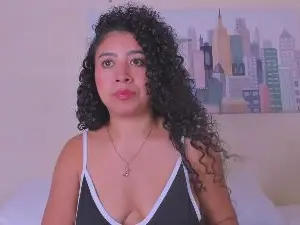 Thara25  live sex cam