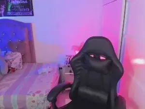 Laura_hoot20  live sex cam
