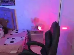 Laura_hoot20  live sex cam