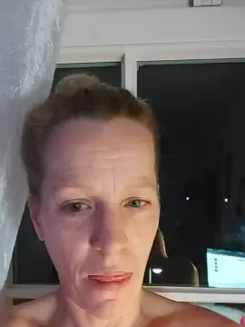 BlueEye_Girl  live sex cam