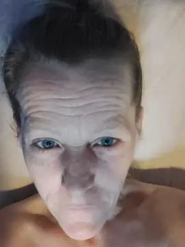 BlueEye_Girl  live sex cam