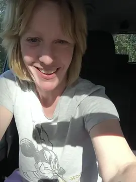 BlueEye_Girl  live sex cam