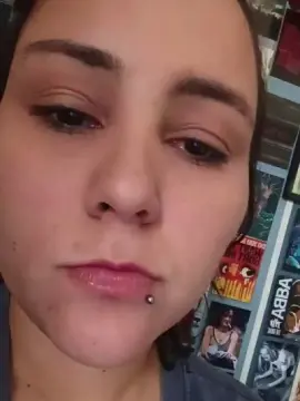 Whitepussysabry  live sex cam