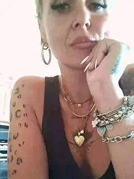 Xena6A9_90  live sex cam