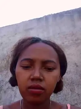 Nirina009  live sex cam