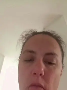 Rubiapechugona2  live sex cam