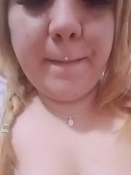 Kuinnyxx  live sex cam