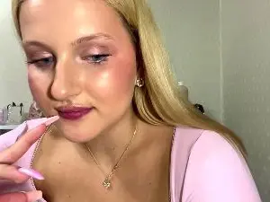 AudriaHelfgott  live sex cam