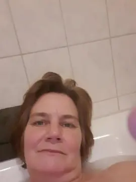 Bigtittshh  live sex cam