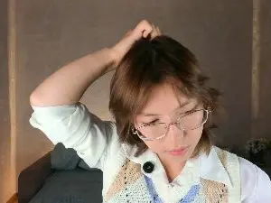 LauriDoverspike  live sex cam