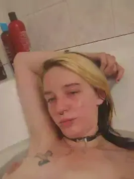 KinkyBeanie420  live sex cam