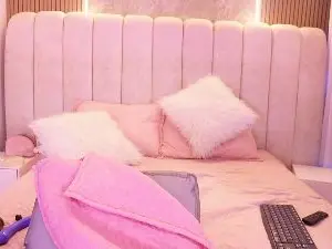 Emyli_sw  live sex cam