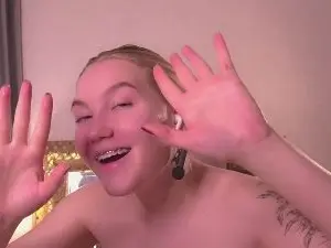 ElnaMolitor  live sex cam