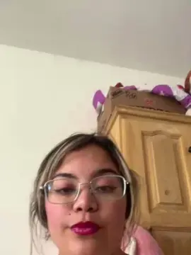 LindaLatina2001  live sex cam