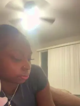 Yoursforreal  live sex cam