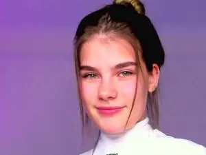 Adrialii  live sex cam