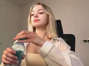 AlethaStewart  live sex cam