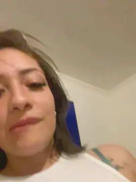 Fruti_hot  live sex cam
