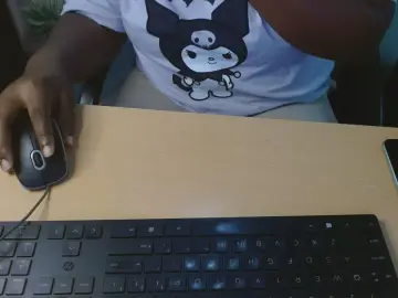 HeteSkylina  live sex cam