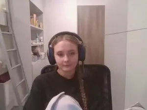LoryTafelski  live sex cam
