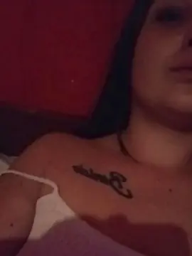 Lunilove22  live sex cam