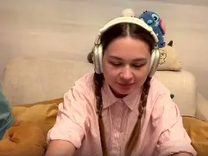 SaraiLochotzki  live sex cam