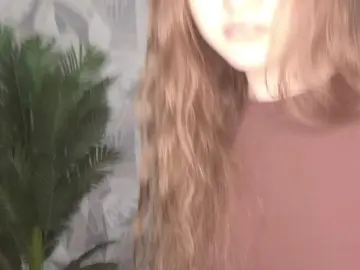 MarnieBialek  live sex cam