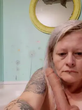 GypsyGirl82  live sex cam