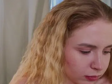 QueenChilsom  live sex cam