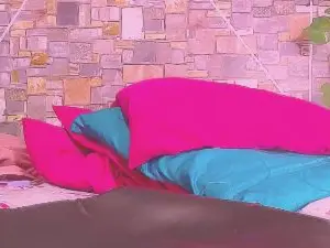 Miadangerhot  live sex cam