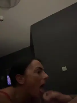 Skwild  live sex cam