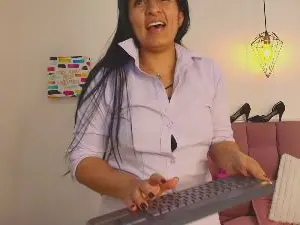 Melannyy__  live sex cam