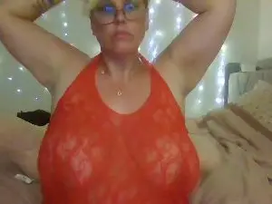 Nadianow  live sex cam