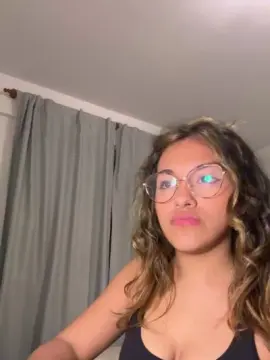 Emi444  live sex cam